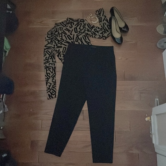 Good Condition Banana Republic Black Pleated Ankle-Length Work Slacks: Size M. - Picture 1 of 8